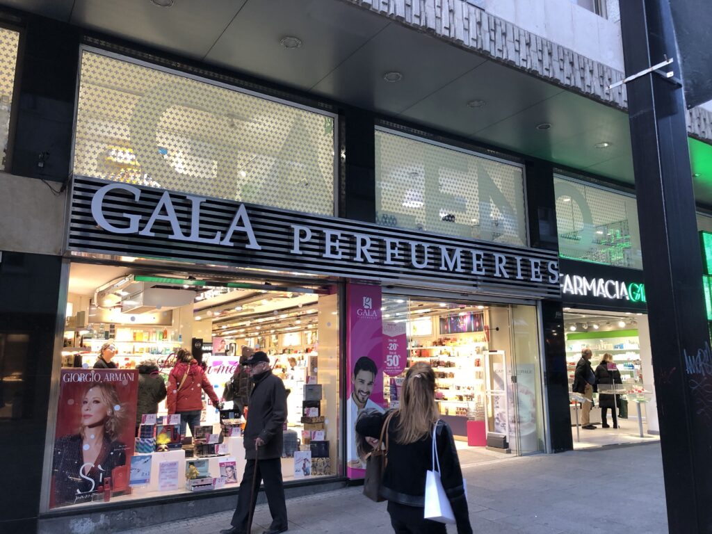 rua de compras de Andorra